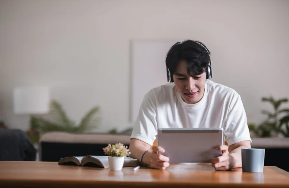 อ่านเยอะ ๆ เพื่อเพิ่มคลังคำศัพท์