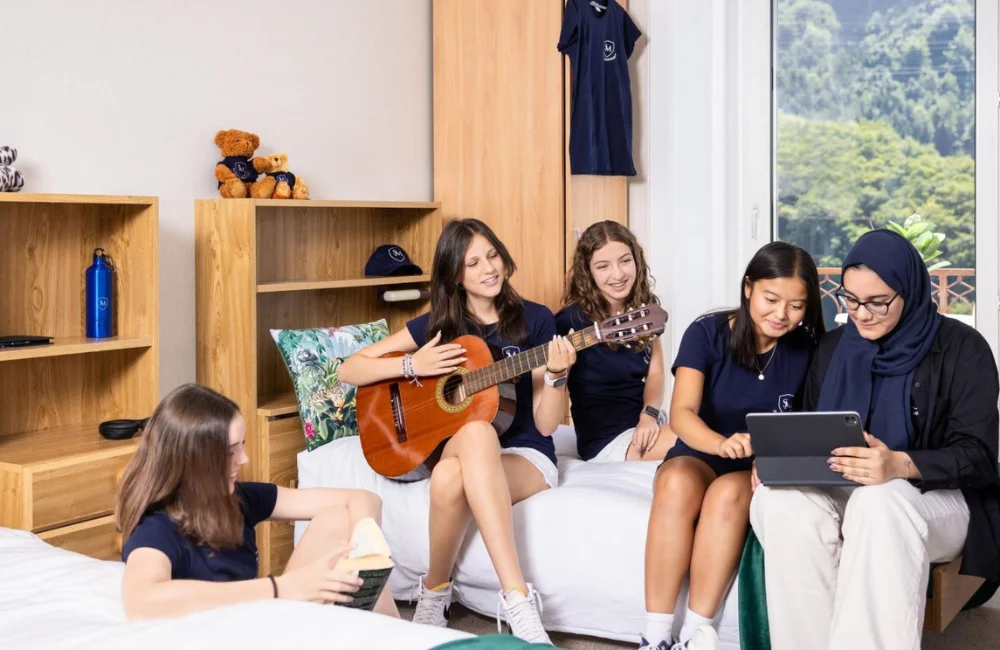 Boarding School คืออะไร